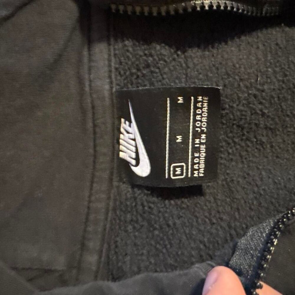 Nike Men's Black Jacket - Picture 2 of 3